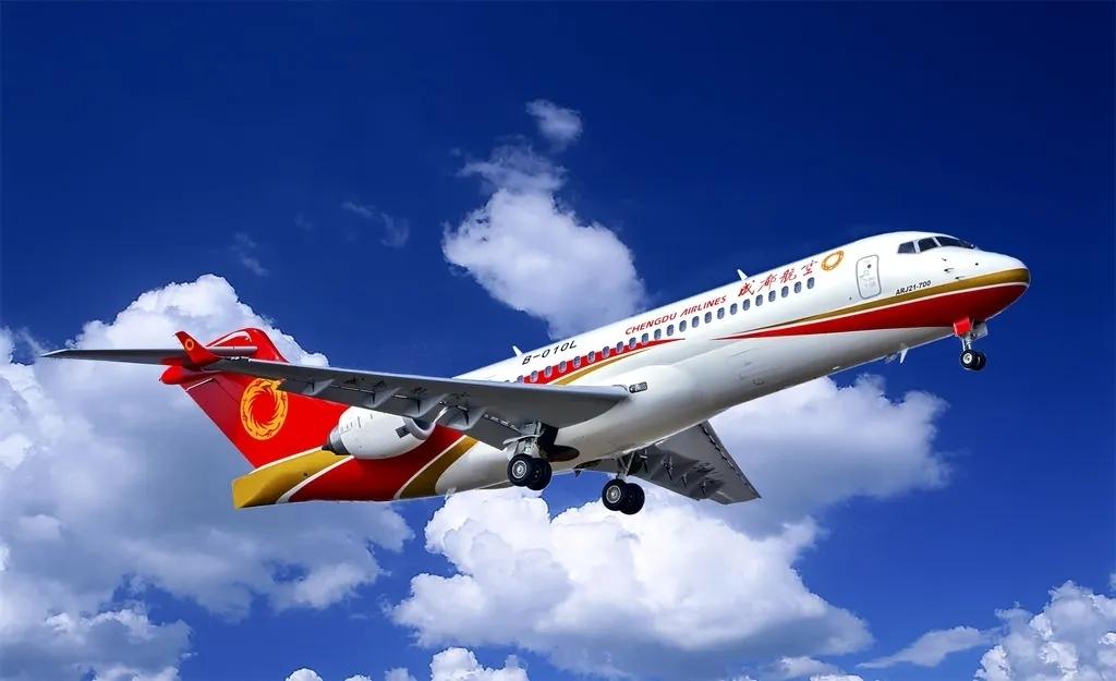 热切庆祝深圳耀天齐研发的全国首套ARJ21飞机机头坞和机尾坞顺利交付成都航空